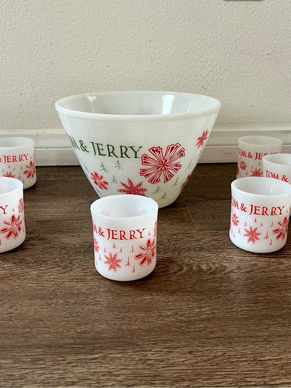 1960 Fire-King Tom & Jerry Bowl Milk Glass And 7 Mugs - Picture 15 of 15